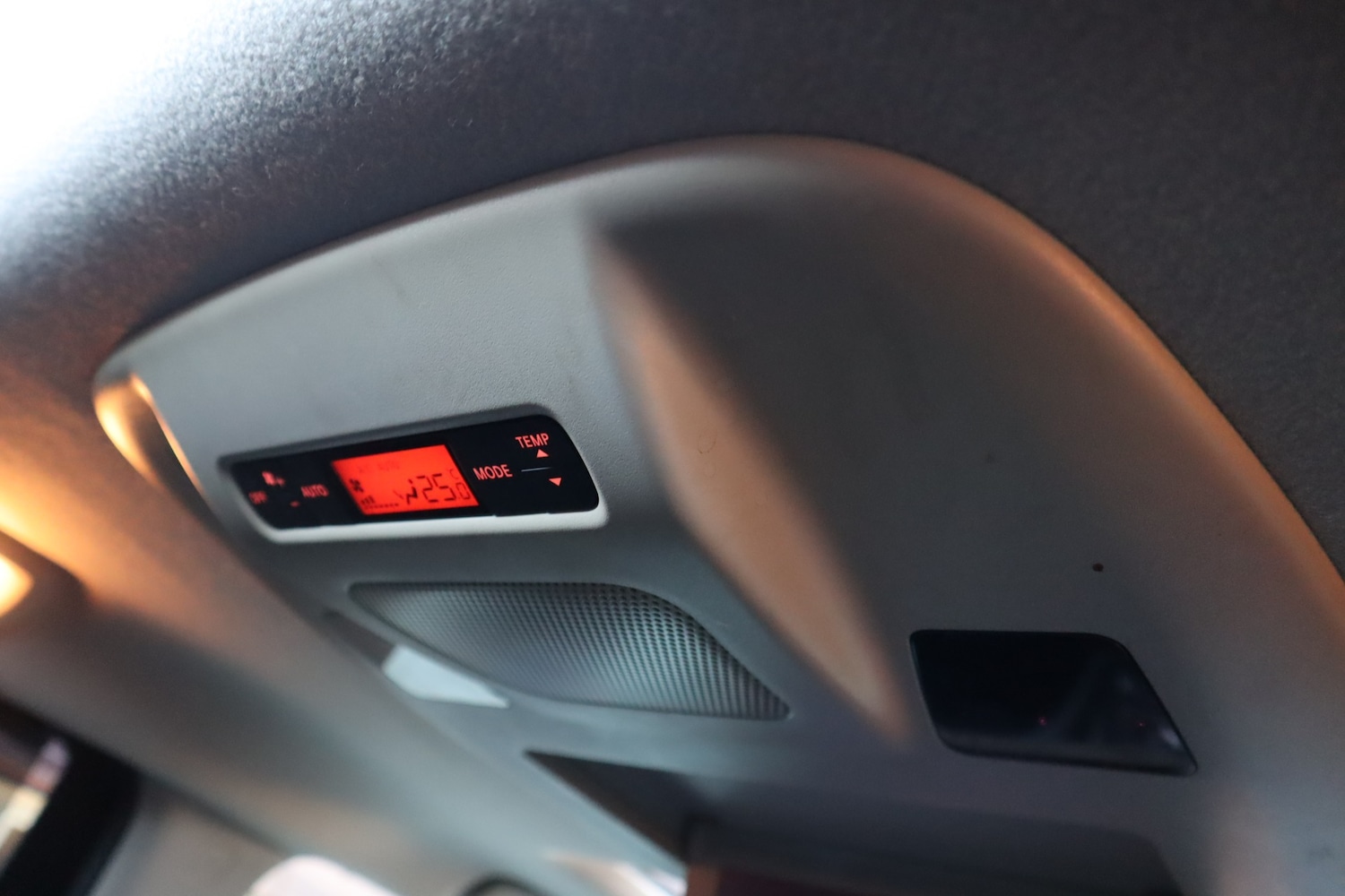 Used Nissan Elgrand 2011 for sale - 77897913: Photo 22