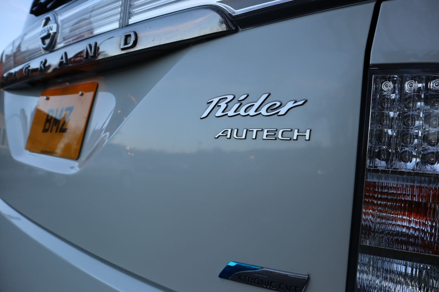 Used Nissan Elgrand 2011 for sale - 77897913: Photo 24