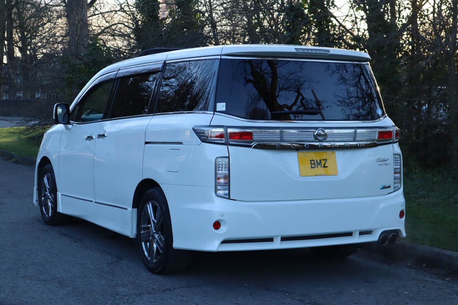 Used Nissan Elgrand 2011 for sale - 77897913: Photo 5