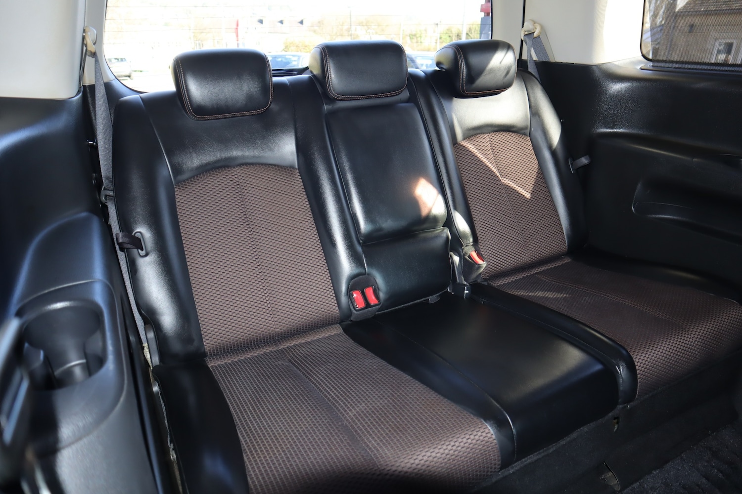 Used Nissan Elgrand 2010 for sale - 77738766: Photo 11