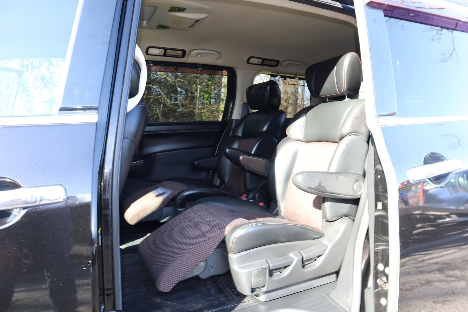 Used Nissan Elgrand 2010 for sale - 77738766: Photo 12