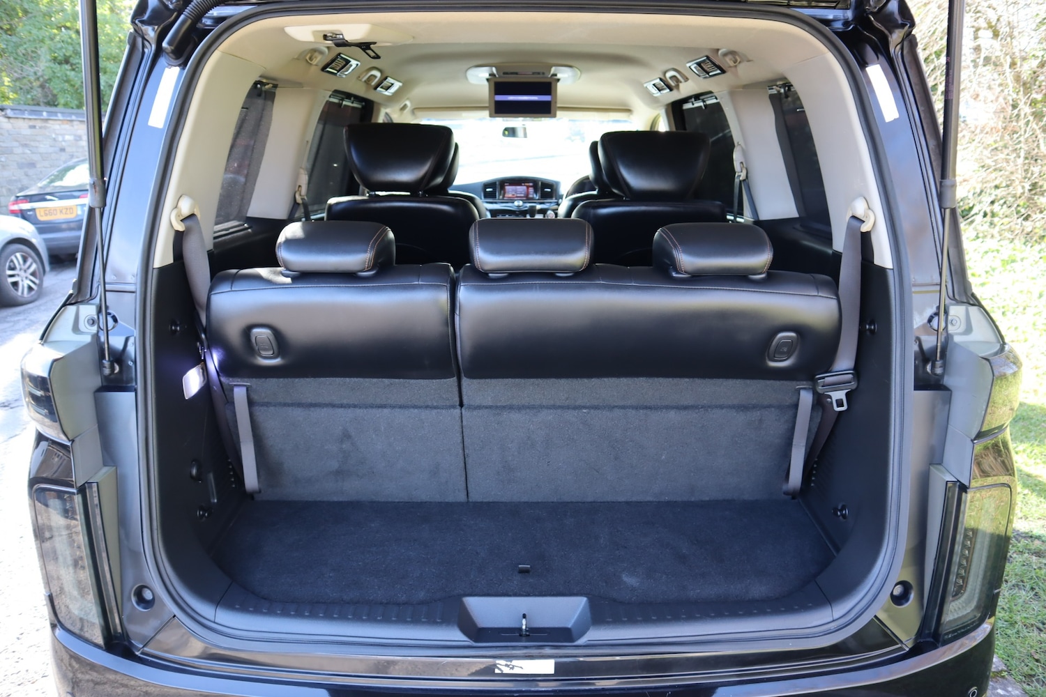 Used Nissan Elgrand 2010 for sale - 77738766: Photo 14