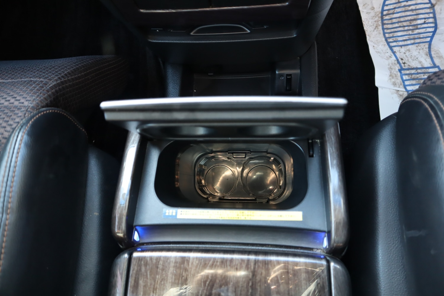 Used Nissan Elgrand 2010 for sale - 77738766: Photo 19