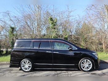 Used Nissan Elgrand 2010 for sale - 77738766: Photo