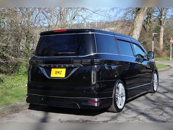 Used Nissan Elgrand 2010 for sale - 77738766: Photo