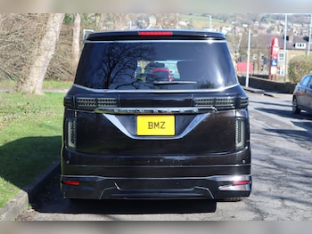 Used Nissan Elgrand 2010 for sale - 77738766: Photo