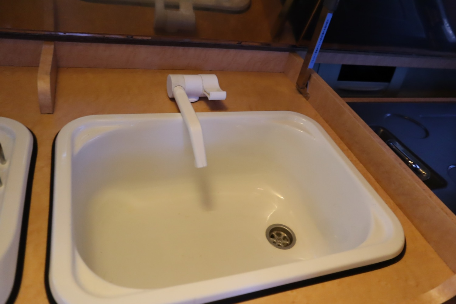 Used Nissan Elgrand 2006 for sale - 77175981: Photo 24