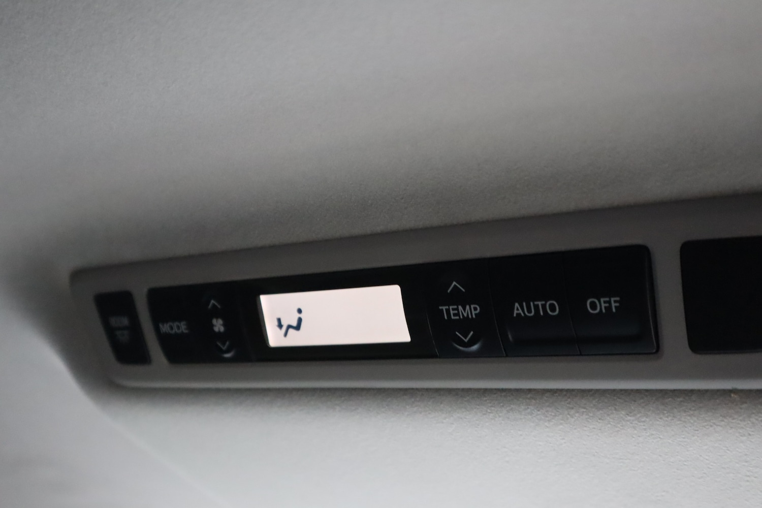 Used Toyota Vellfire 2008 for sale - 77637142: Photo 21