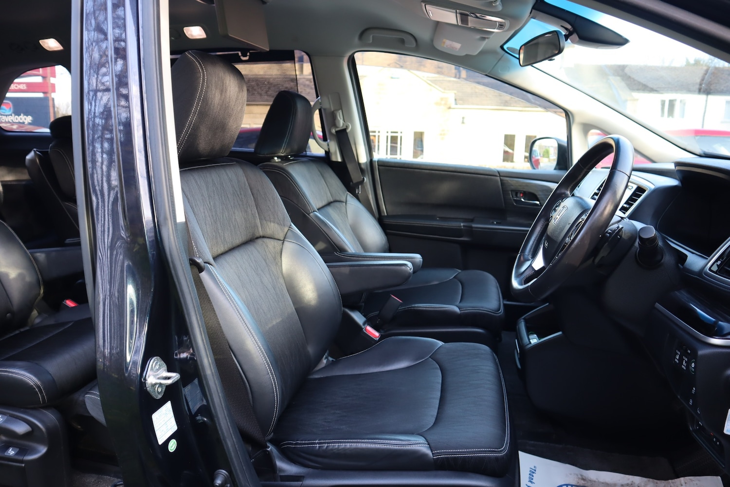 Used Honda Odyssey 2015 for sale - 78063135: Photo 9