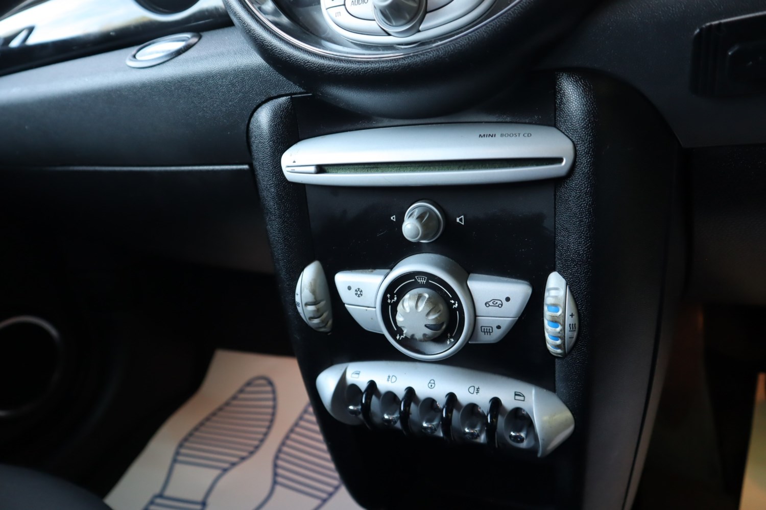 MINI Hatch 2010 (10) - 1.6 One 3dr - Image 17