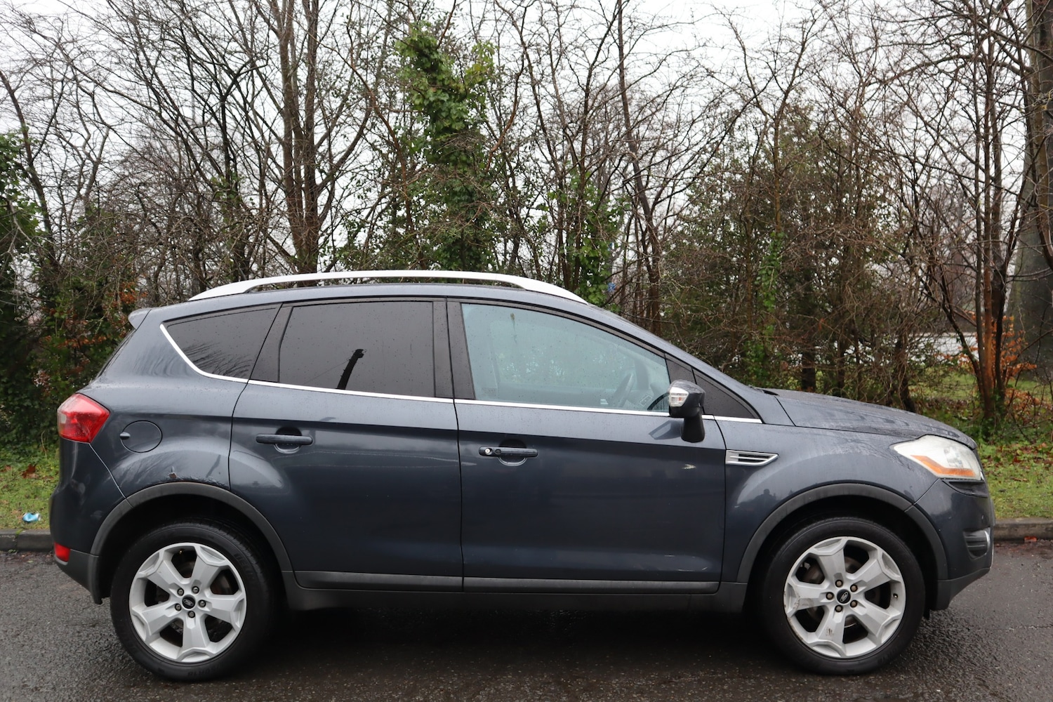 Used Ford Kuga 2010 for sale - 77278459: Photo 2