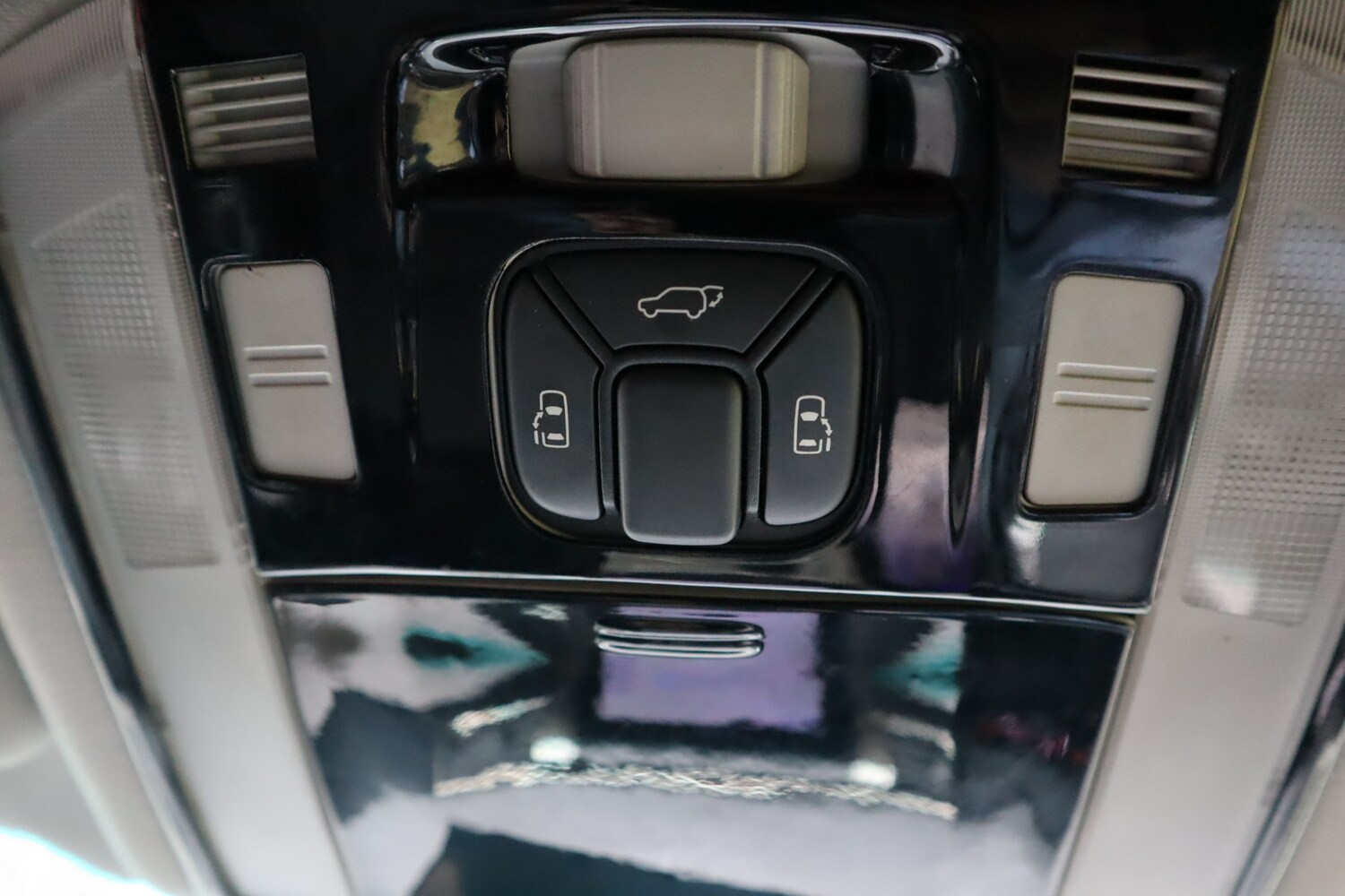 Used Toyota Vellfire 2010 for sale - 77479923: Photo 19