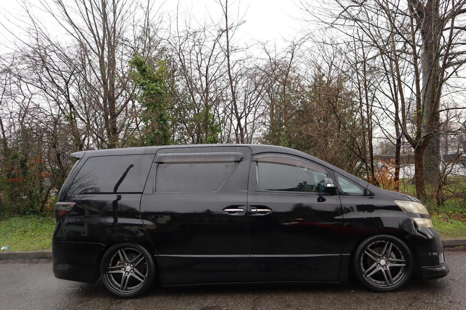 Used Toyota Vellfire 2010 for sale - 77479923: Photo 2