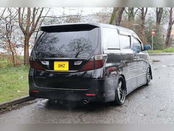 Used Toyota Vellfire 2010 for sale - 77479923: Photo