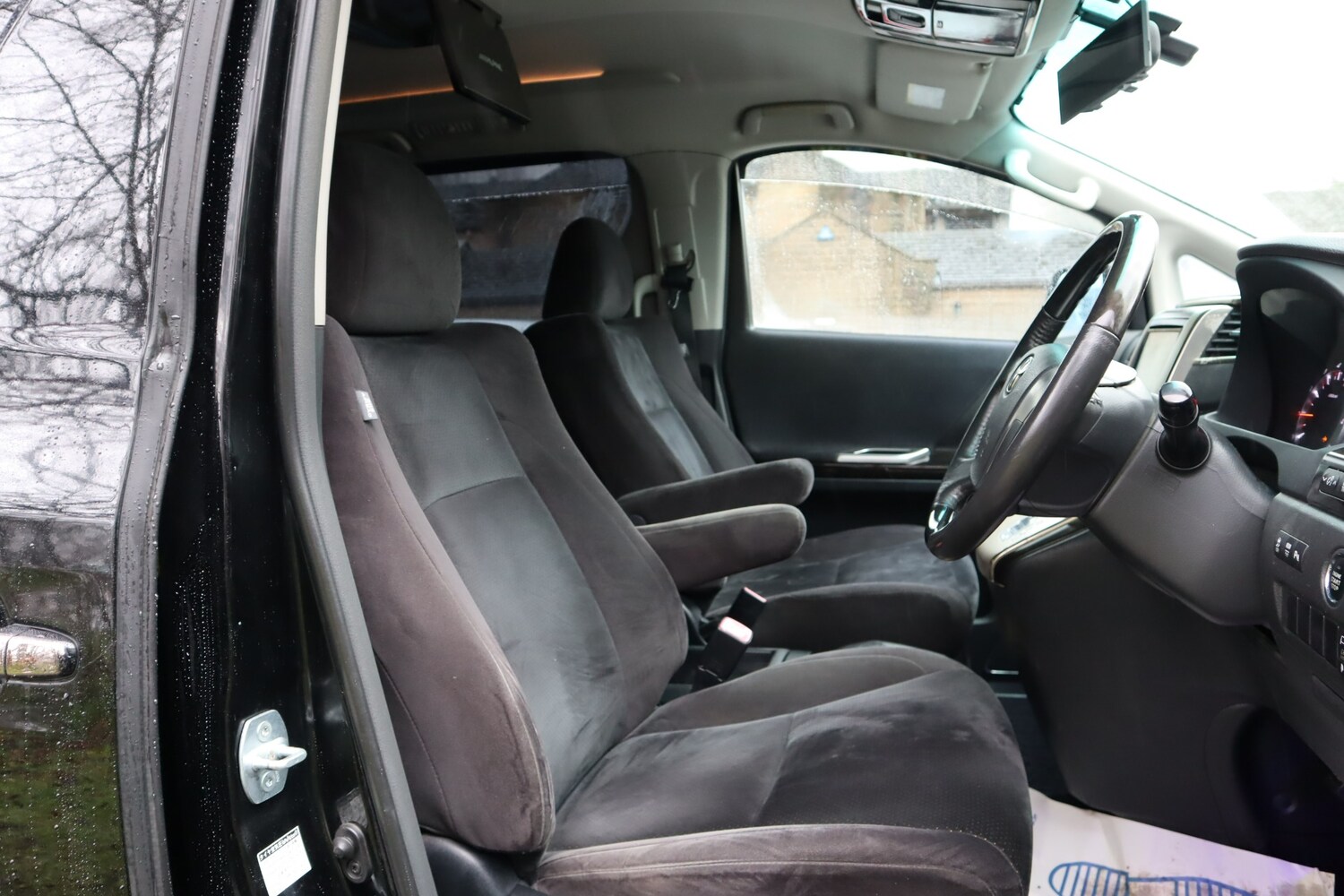 Used Toyota Vellfire 2010 for sale - 77479923: Photo 9