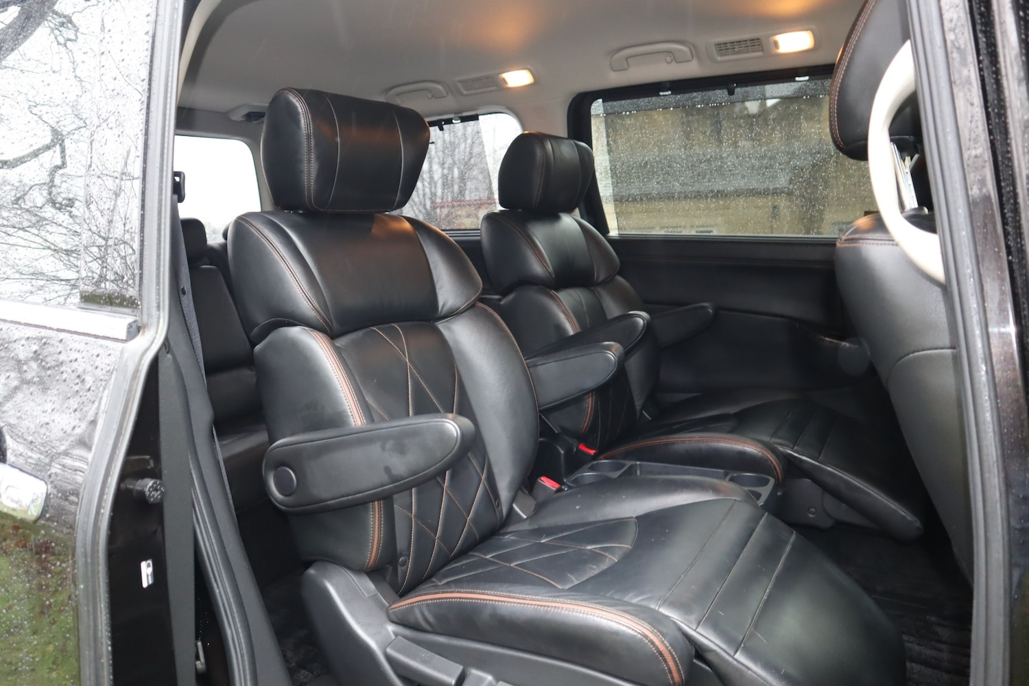 Used Nissan Elgrand 2014 for sale - 77467845: Photo 10