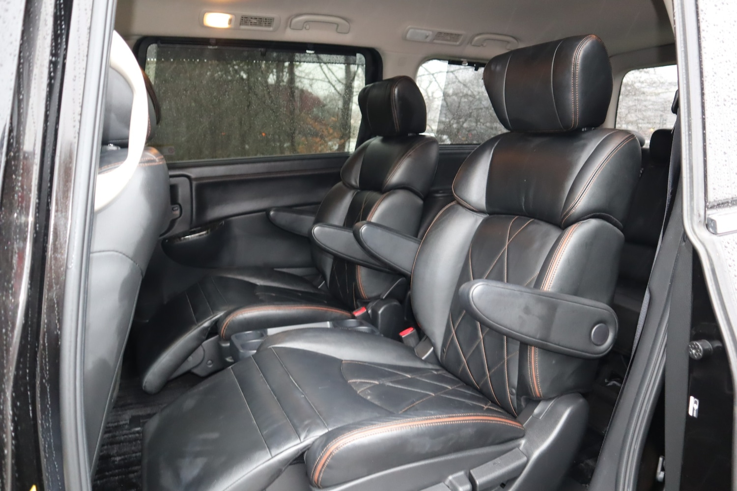 Used Nissan Elgrand 2014 for sale - 77467845: Photo 12