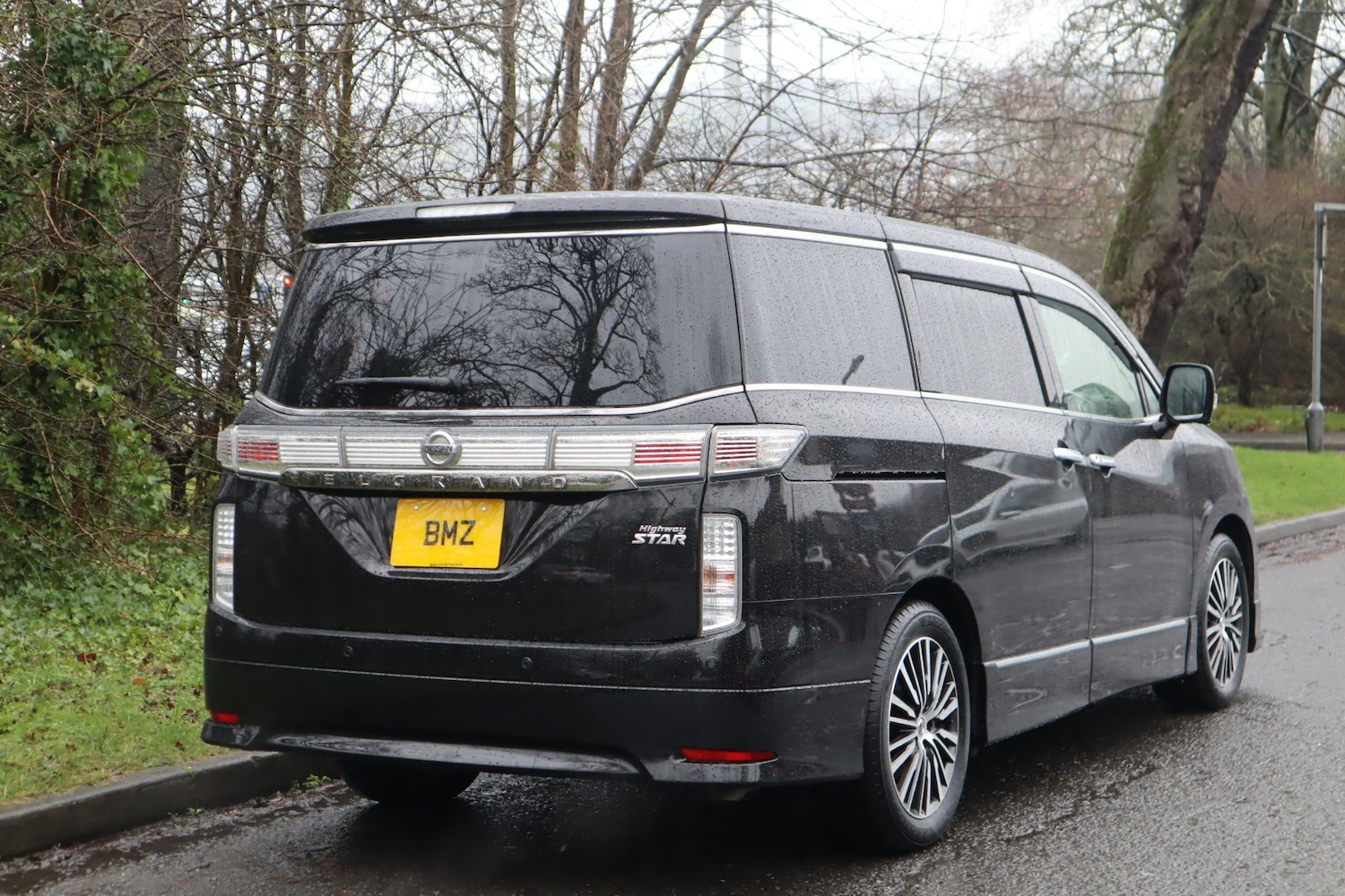 Used Nissan Elgrand 2014 for sale - 77467845: Photo 3