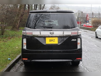 Used Nissan Elgrand 2014 for sale - 77467845: Photo