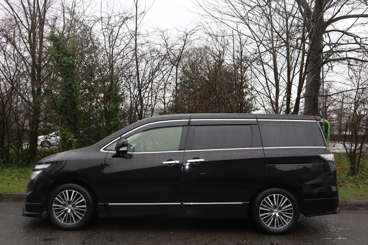 Used Nissan Elgrand 2014 for sale - 77467845: Photo 6