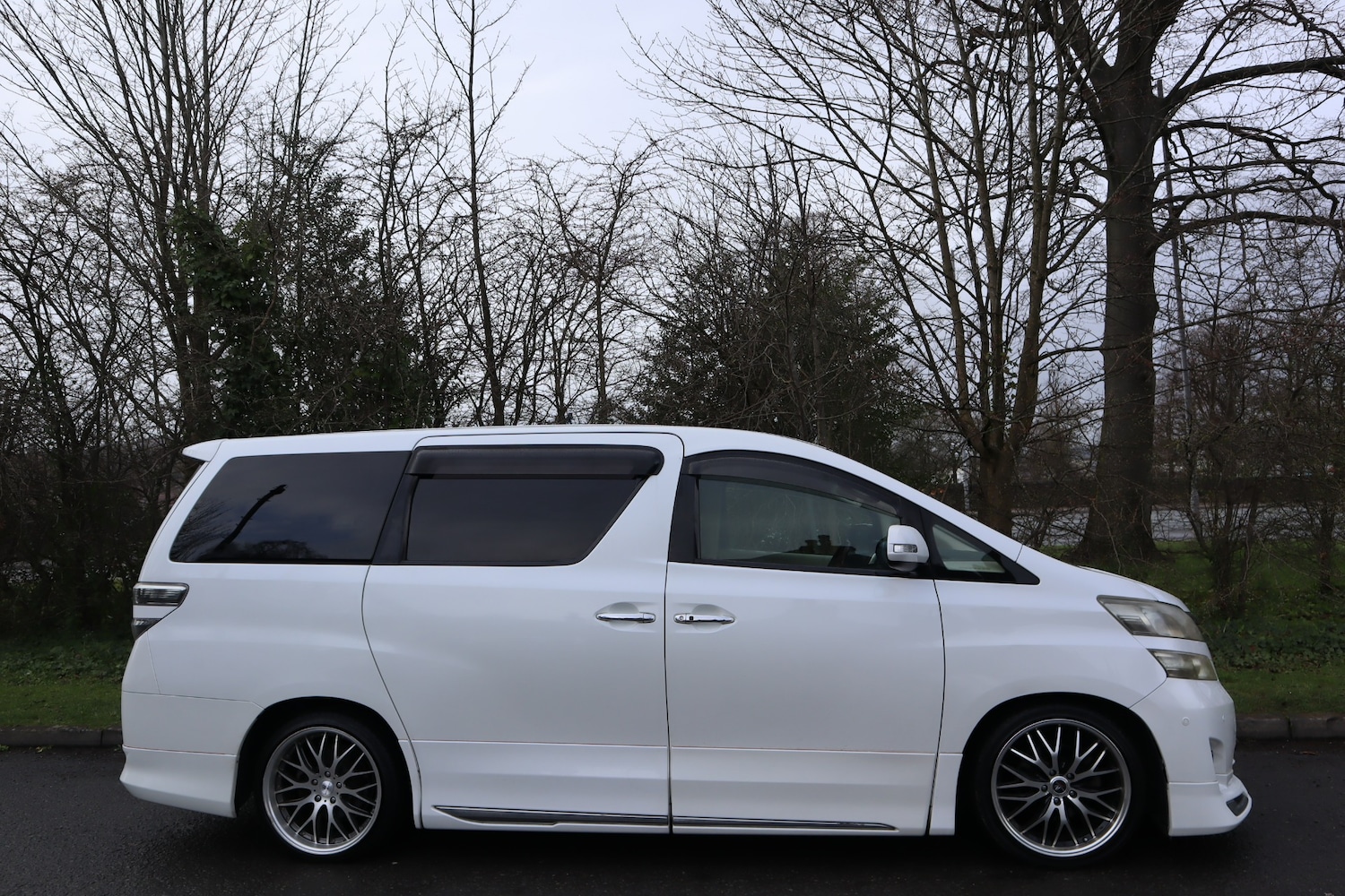 Used Toyota Vellfire 2008 for sale - 77909936: Photo 2