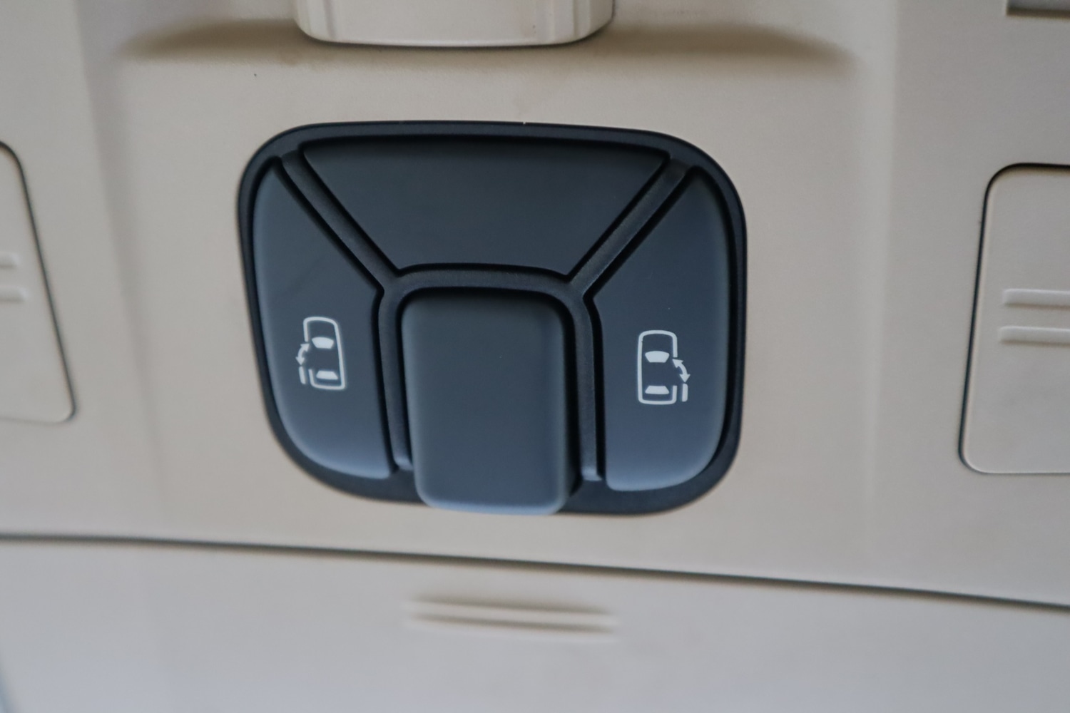 Used Toyota Vellfire 2008 for sale - 77909936: Photo 23