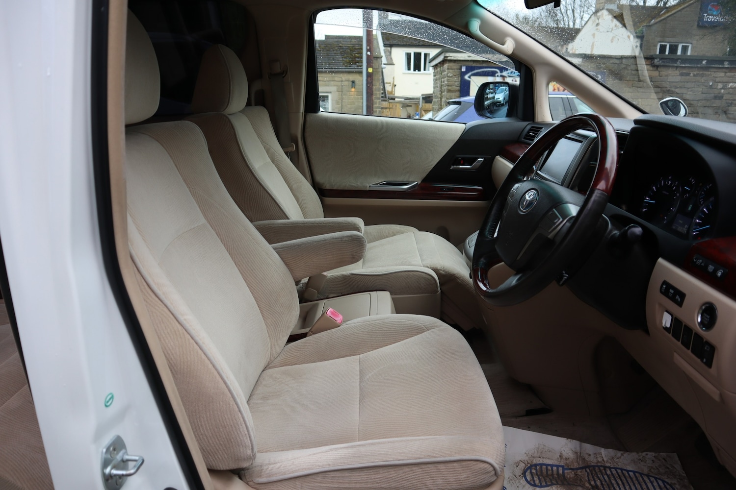 Used Toyota Vellfire 2008 for sale - 77909936: Photo 9