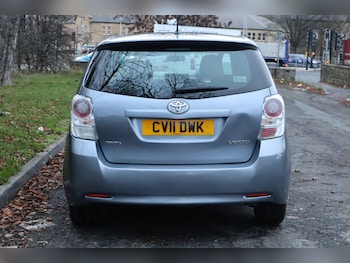 Used Toyota Verso 2011 for sale - 76584010: Photo