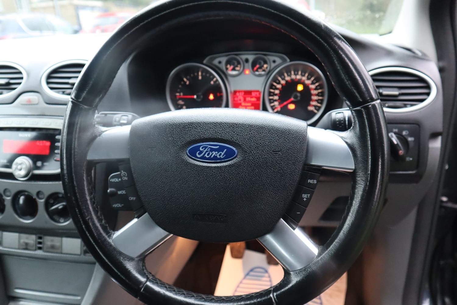 Used Ford Focus 2010 for sale - 77883624: Photo 15
