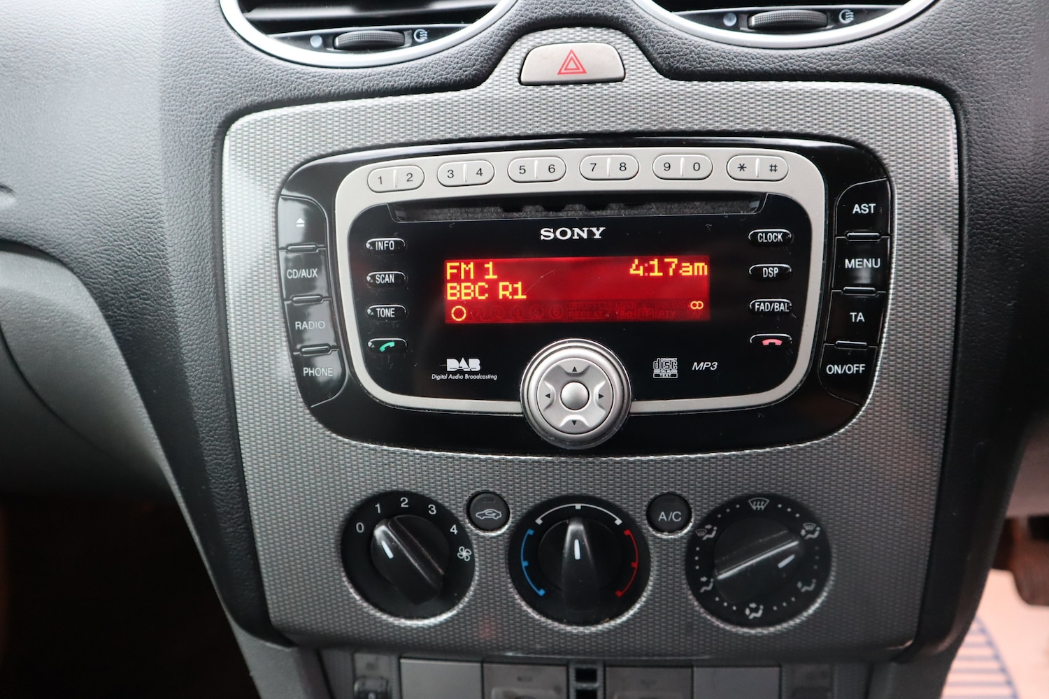 Used Ford Focus 2010 for sale - 77883624: Photo 16