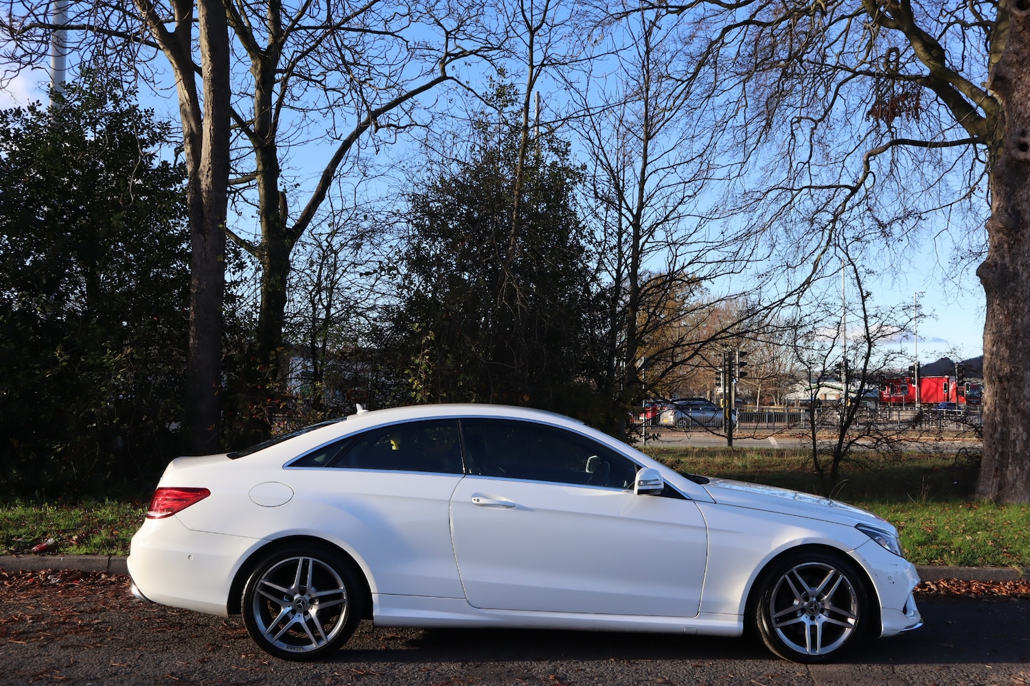 Used Mercedes-Benz E Class 2014 for sale - 76688491: Photo 2
