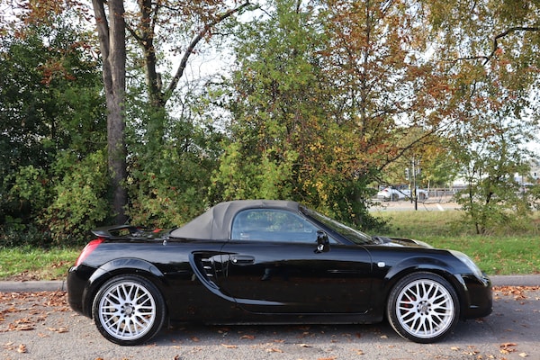 Used Toyota MR2 2006 for sale - 76250688: Photo 2