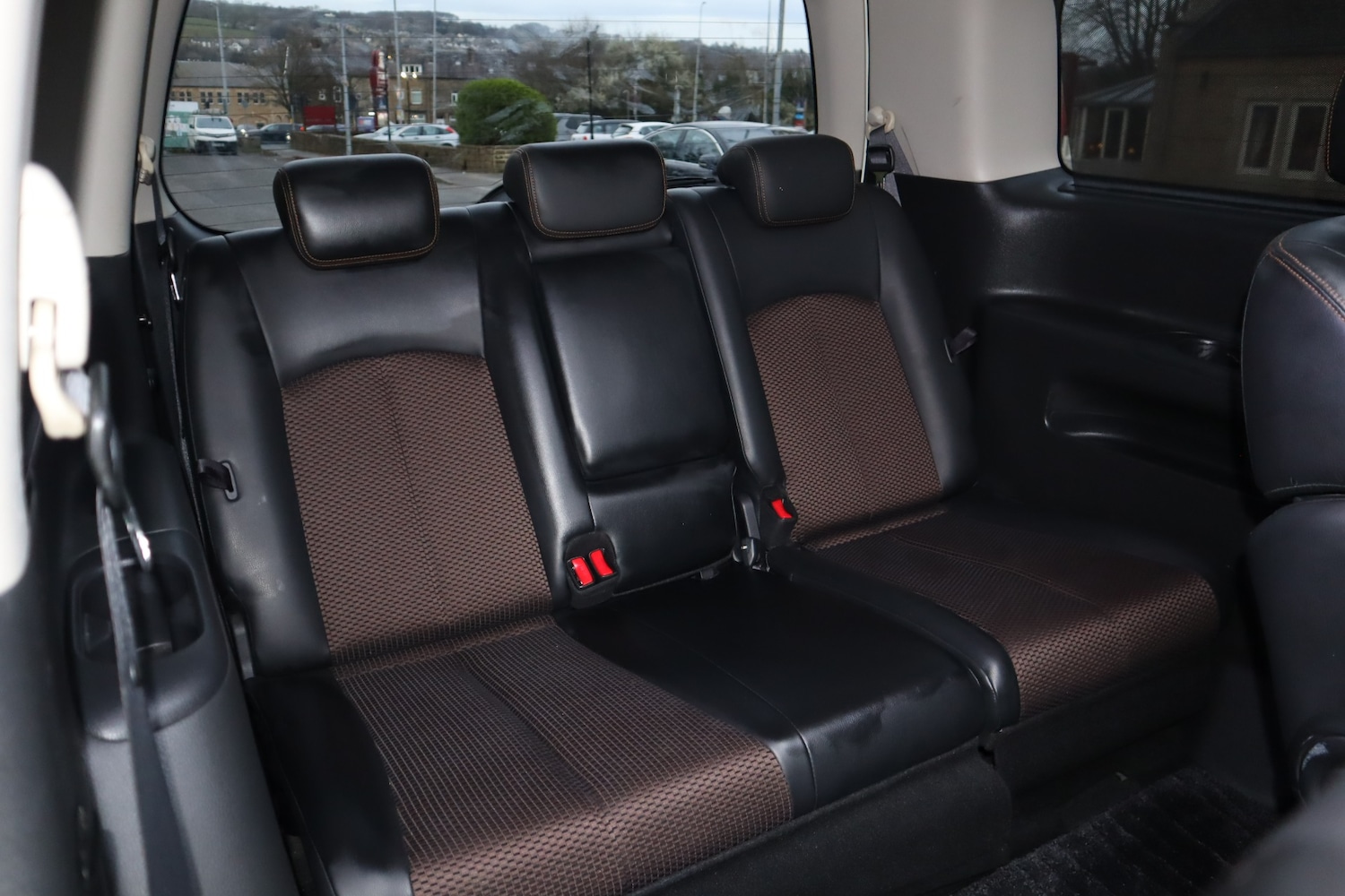 Used Nissan Elgrand 2010 for sale - 77994457: Photo 11