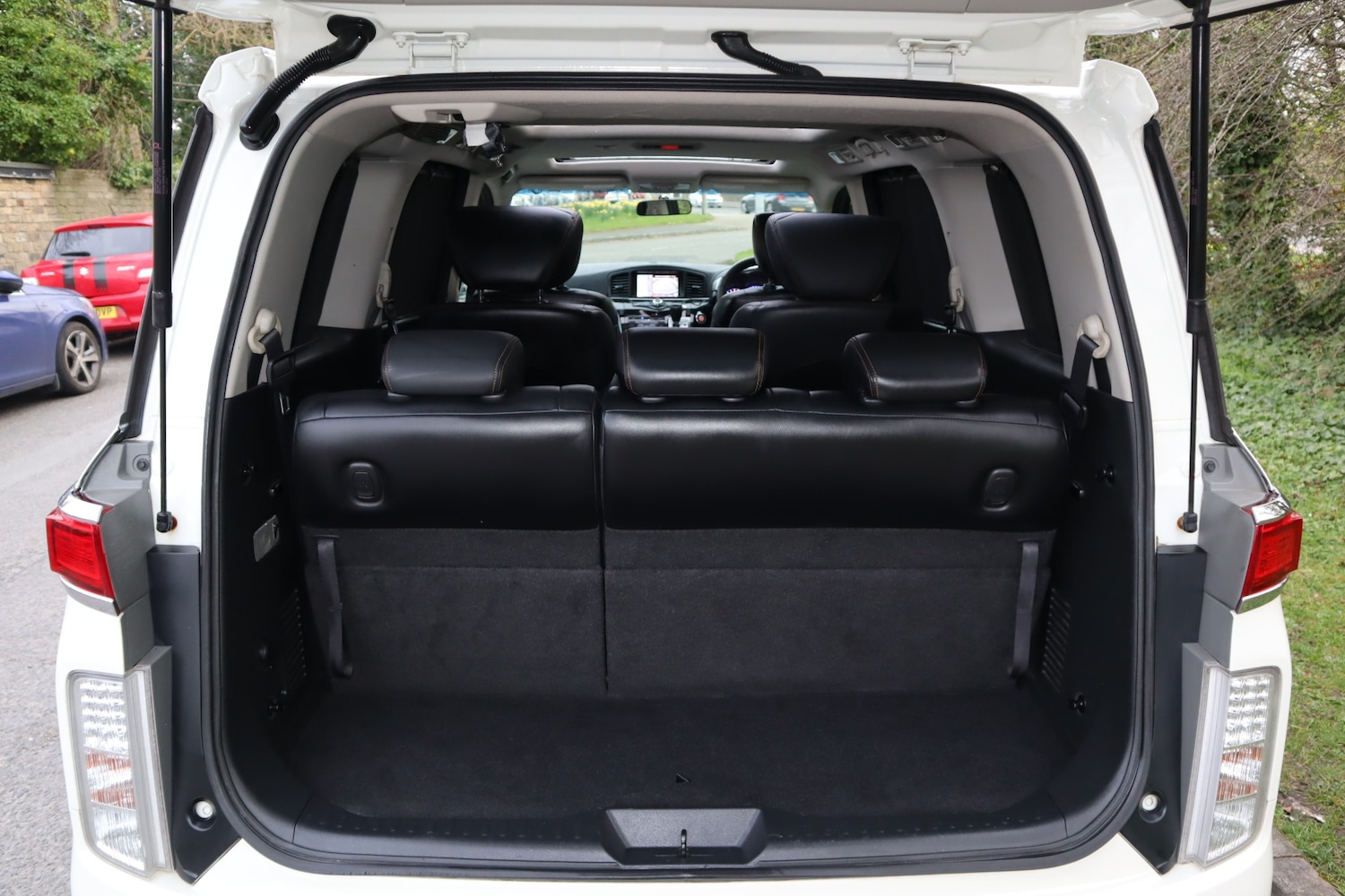 Used Nissan Elgrand 2010 for sale - 77994457: Photo 14