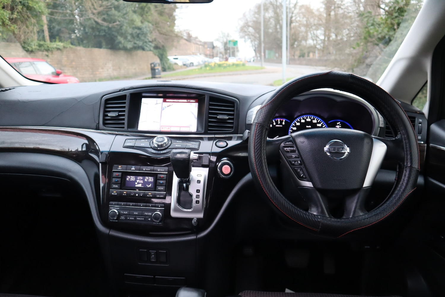 Used Nissan Elgrand 2010 for sale - 77994457: Photo 15