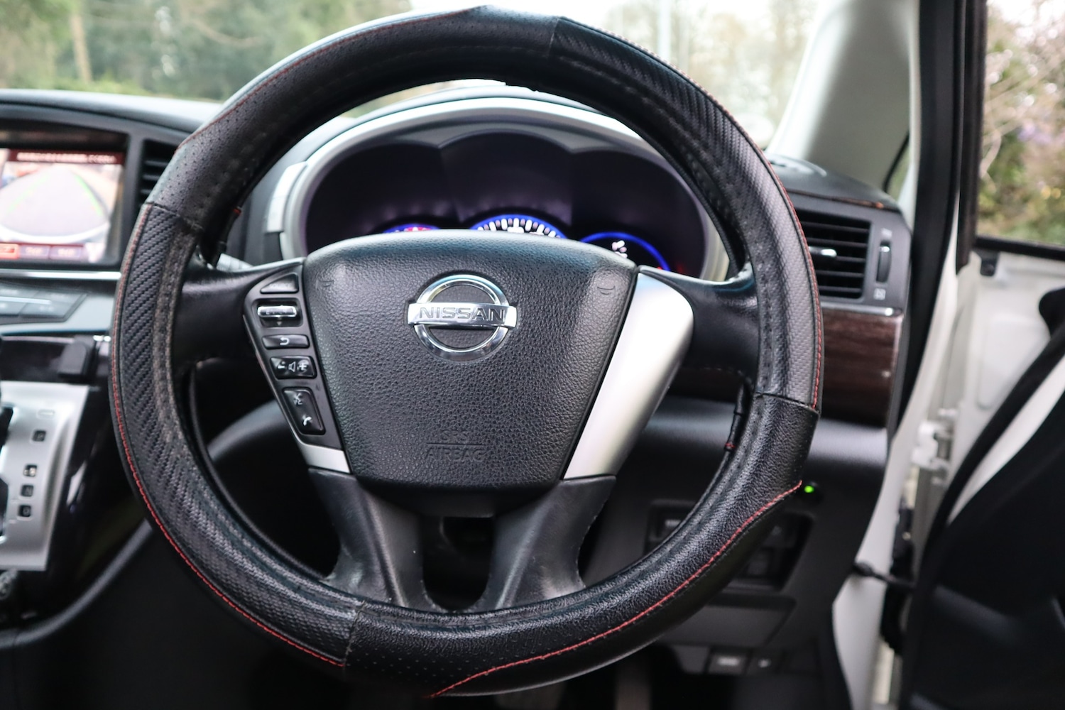 Used Nissan Elgrand 2010 for sale - 77994457: Photo 16