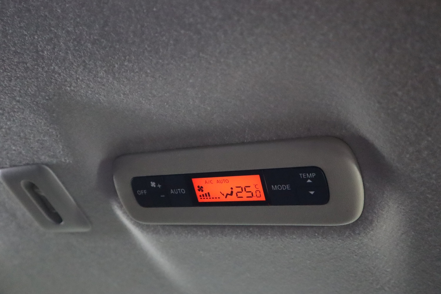 Used Nissan Elgrand 2010 for sale - 77994457: Photo 22