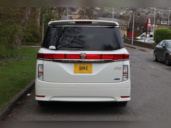 Used Nissan Elgrand 2010 for sale - 77994457: Photo