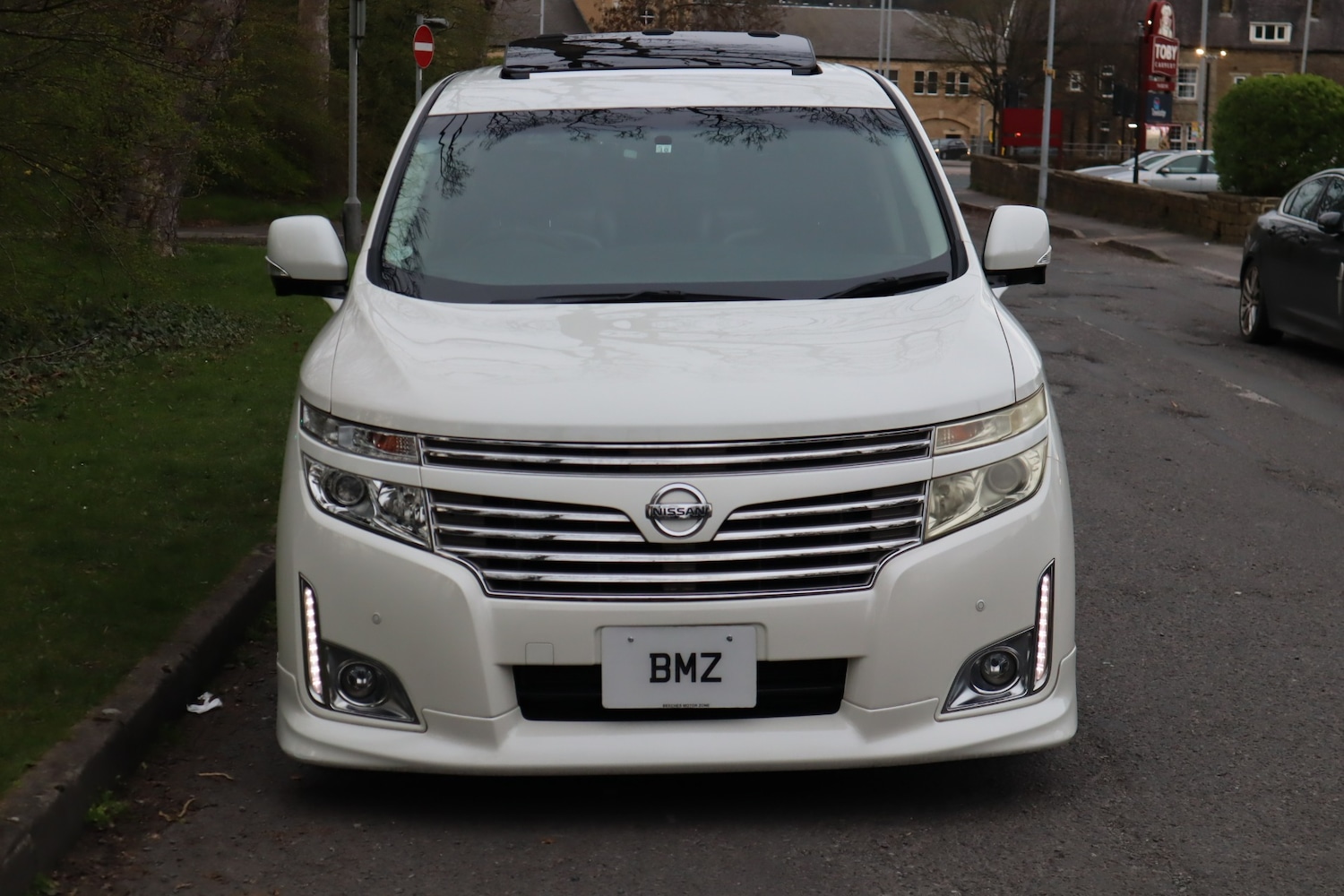 Used Nissan Elgrand 2010 for sale - 77994457: Photo 8