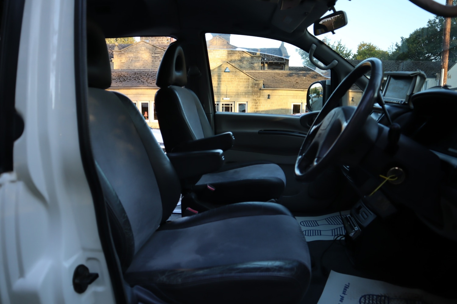 Used Mitsubishi Delica 2005 for sale - 76123139: Photo 9