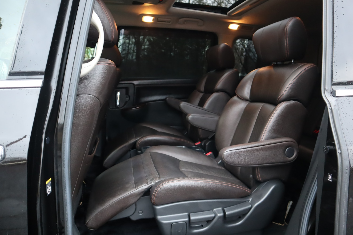 Used Nissan Elgrand 2010 for sale - 77129271: Photo 12