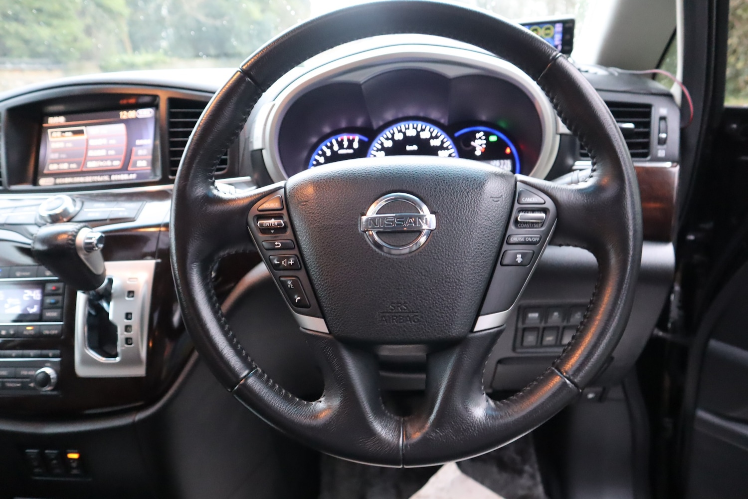 Used Nissan Elgrand 2010 for sale - 77129271: Photo 16