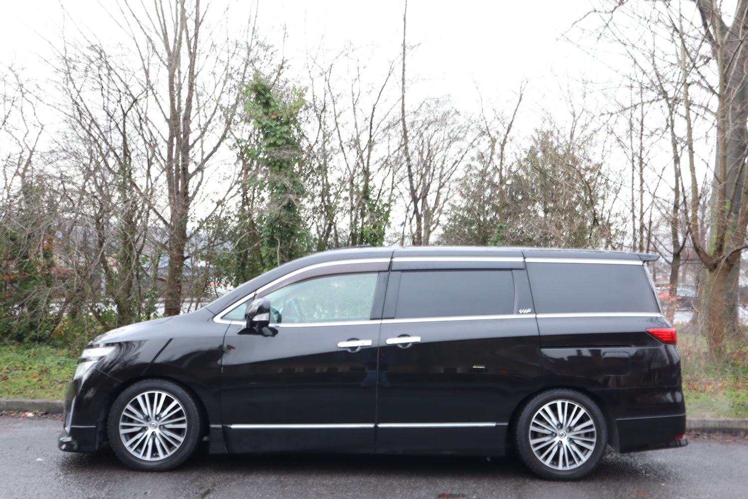 Used Nissan Elgrand 2010 for sale - 77129271: Photo 6