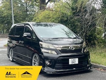 Used Toyota Vellfire 2014 for sale - 79670252: Photo