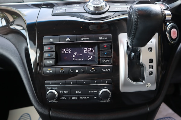 Used Nissan Elgrand 2014 for sale - 75531020: Photo 19