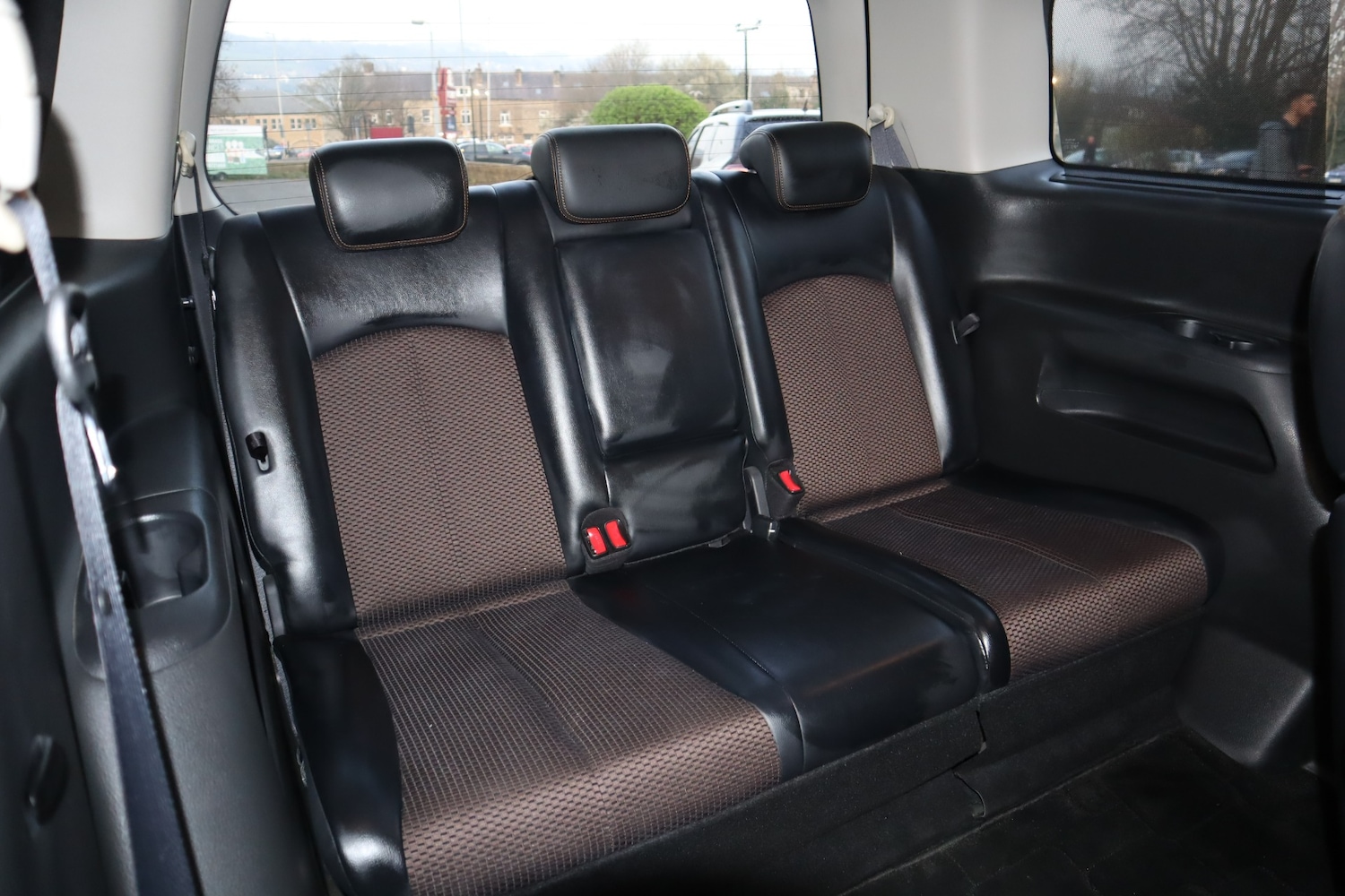 Used Nissan Elgrand 2011 for sale - 77994452: Photo 11