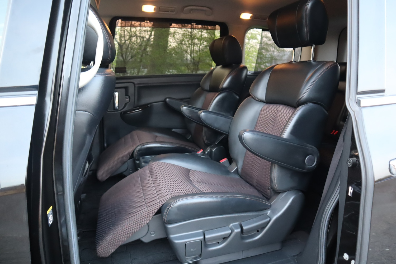 Used Nissan Elgrand 2011 for sale - 77994452: Photo 12