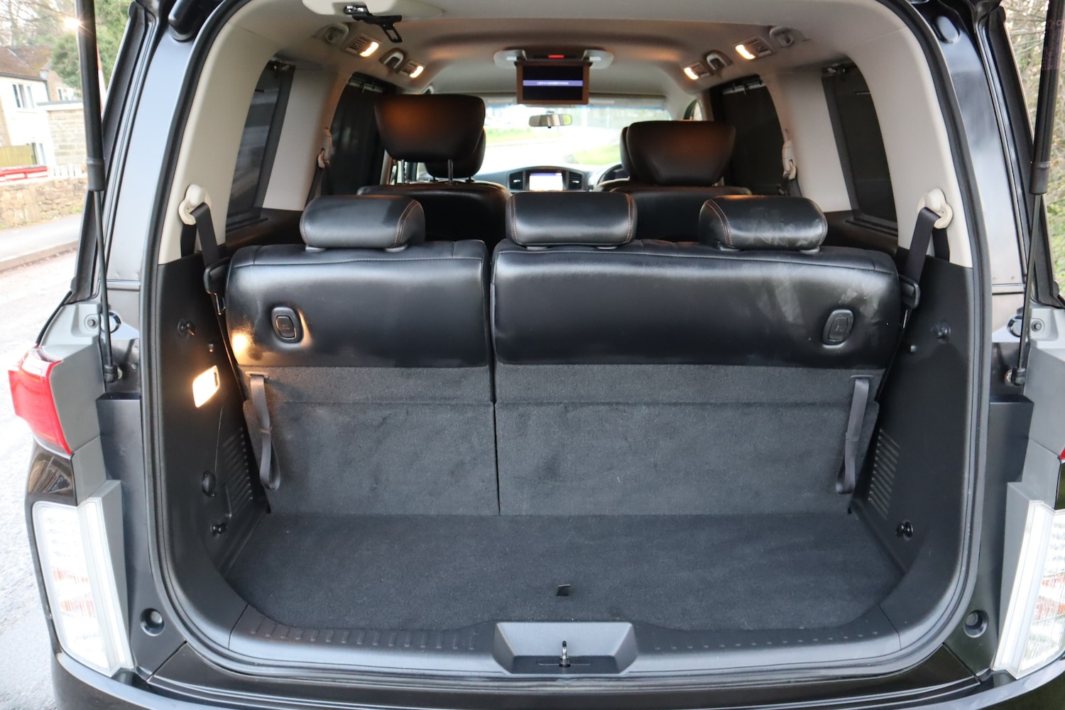 Used Nissan Elgrand 2011 for sale - 77994452: Photo 14