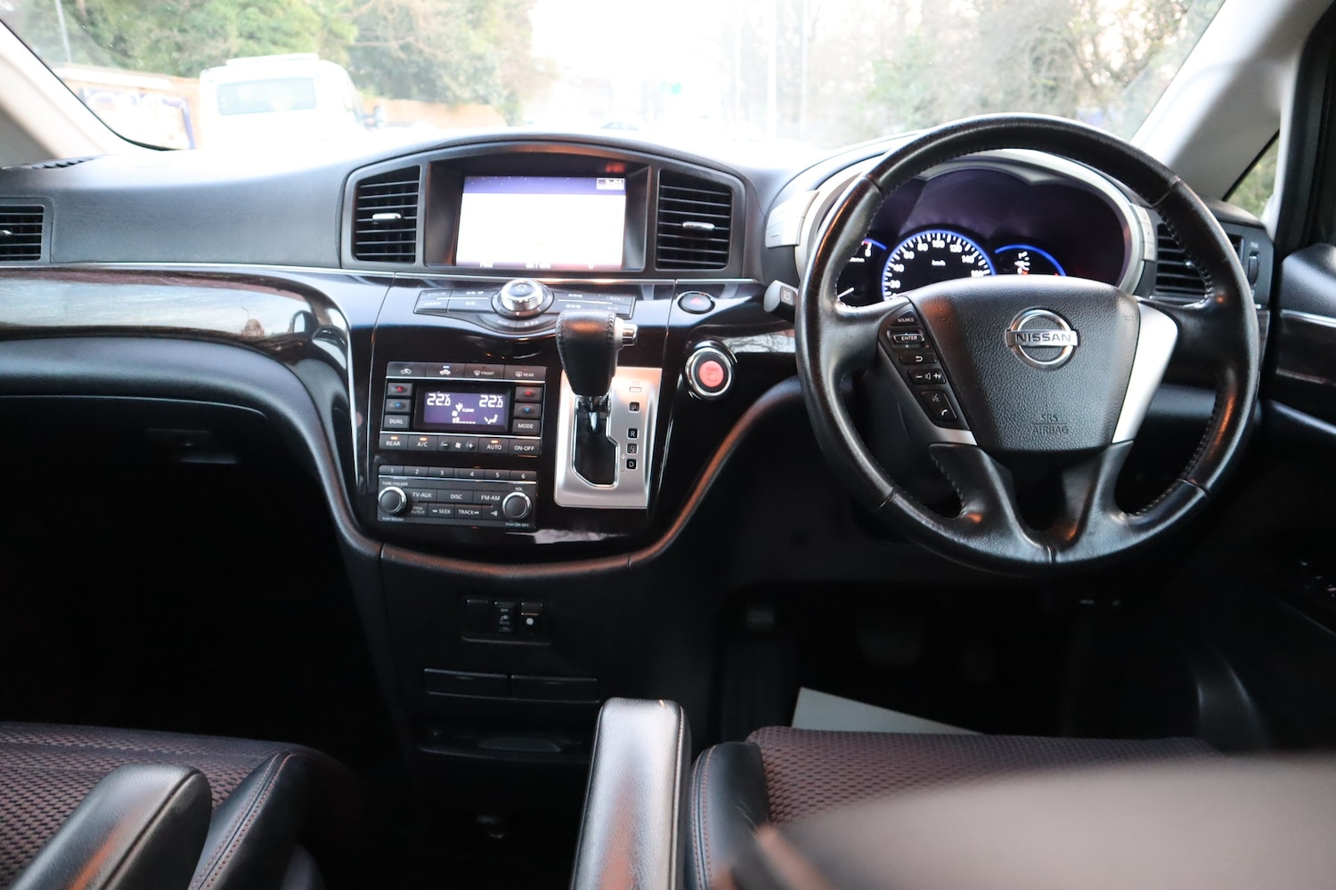 Used Nissan Elgrand 2011 for sale - 77994452: Photo 15