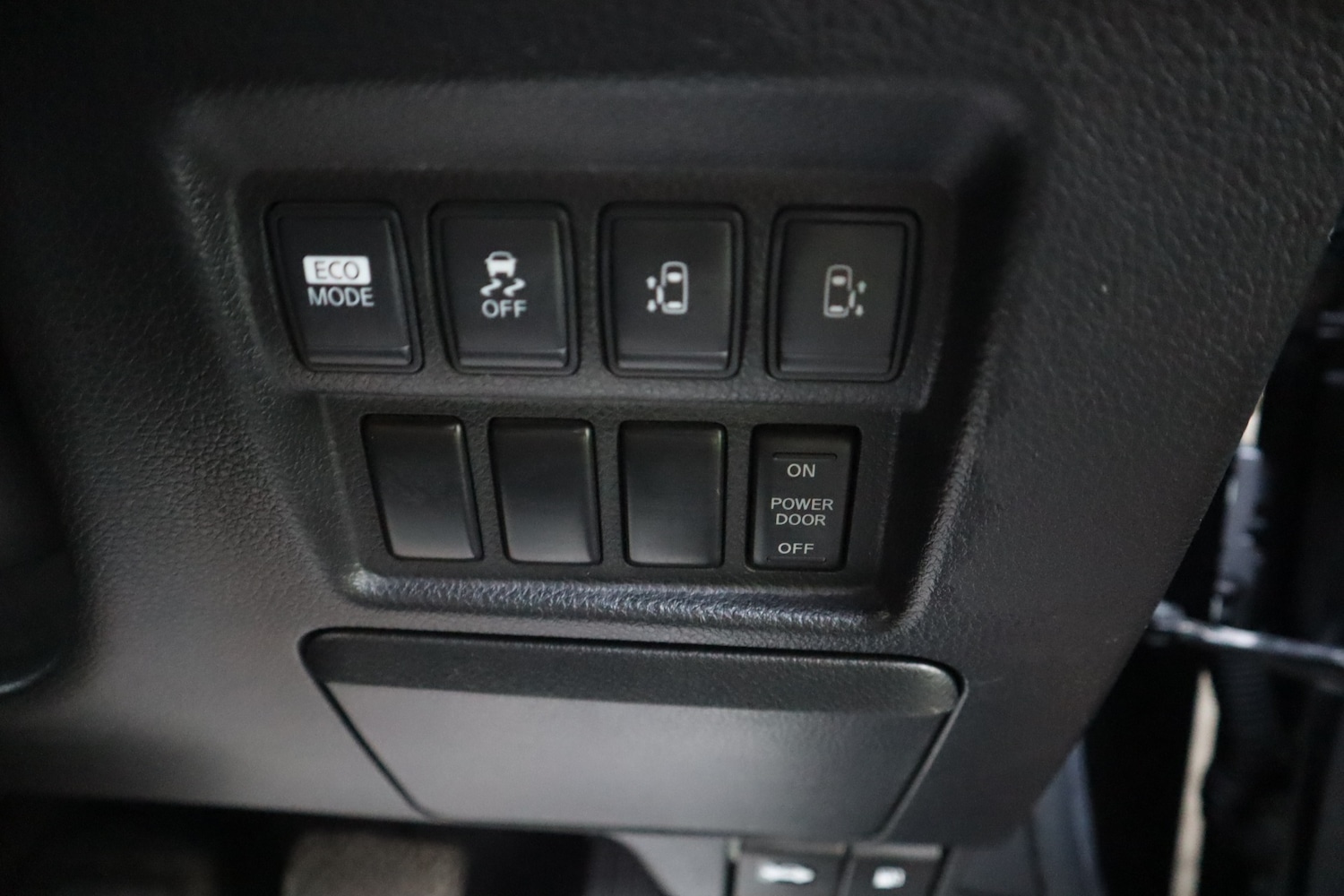 Used Nissan Elgrand 2011 for sale - 77994452: Photo 20